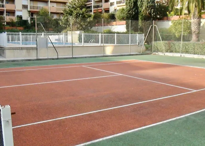 Studio centre de Hyeres pour 4 personnes piscine et tennis